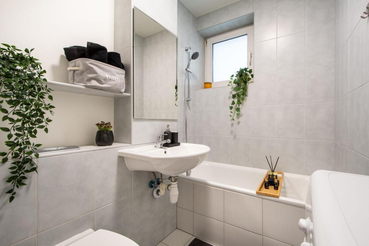 Apartments Centre By Arrenda Warsaw Ngoại thất bức ảnh