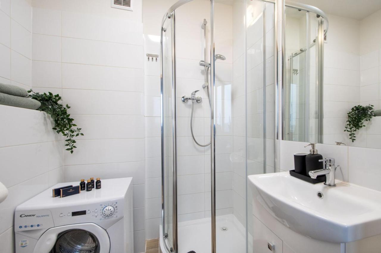 Apartments Centre By Arrenda Warsaw Ngoại thất bức ảnh